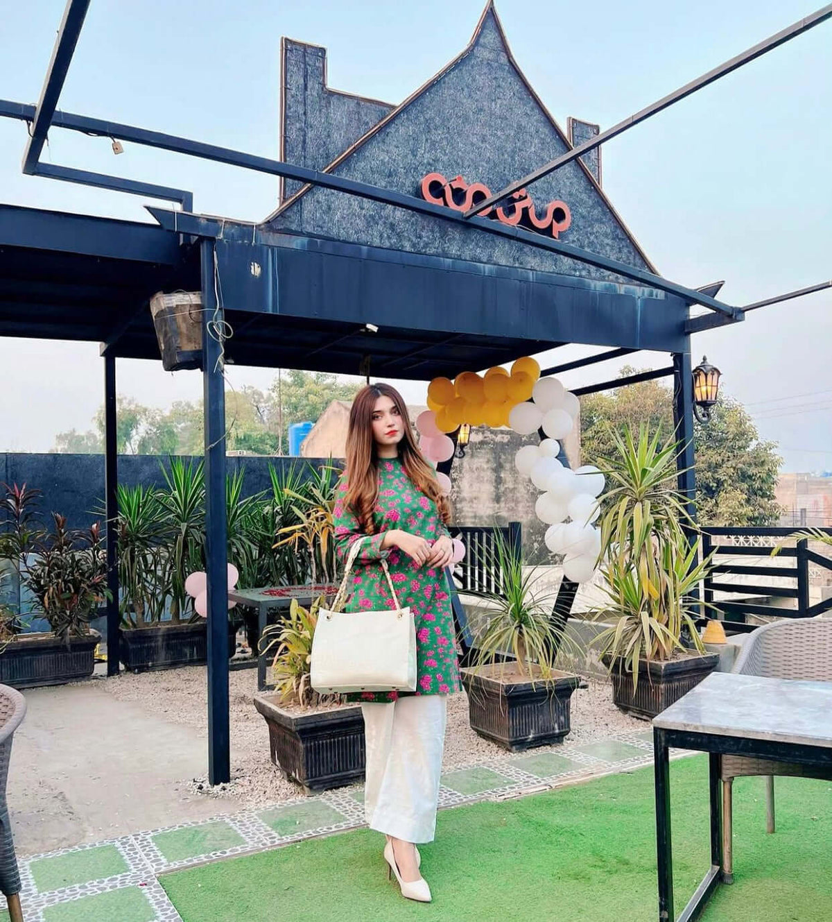 Crocodile Tote White - Leftover